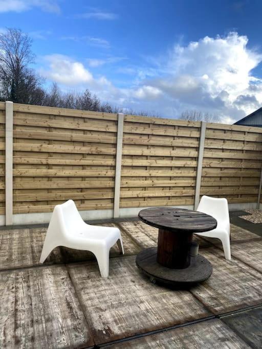 Entre Ville Et Campagne Appartement Cosy Avec Parking Et Terrasse Wood Coutiches Exterior photo